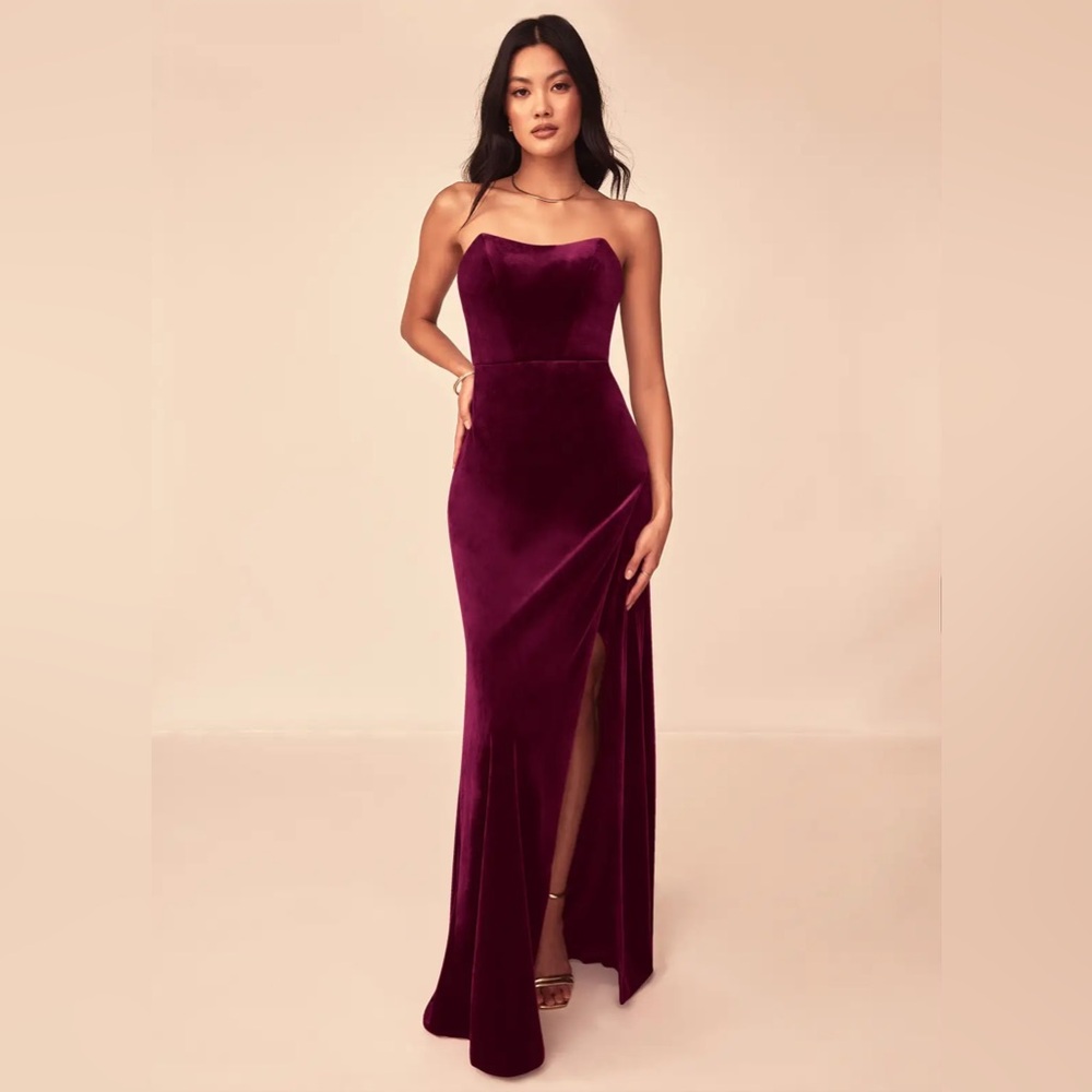 Nereda - Cabernet Strapless Velvet Dress
